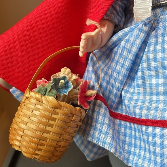 Madame Alexander doll Red Riding Hood 8" - Picture 3 of 9